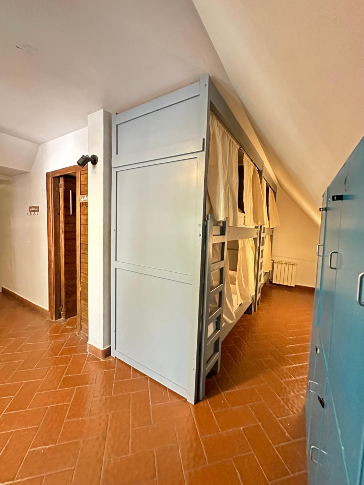 Gorilla Hostel Mendoza Szoba fotó
